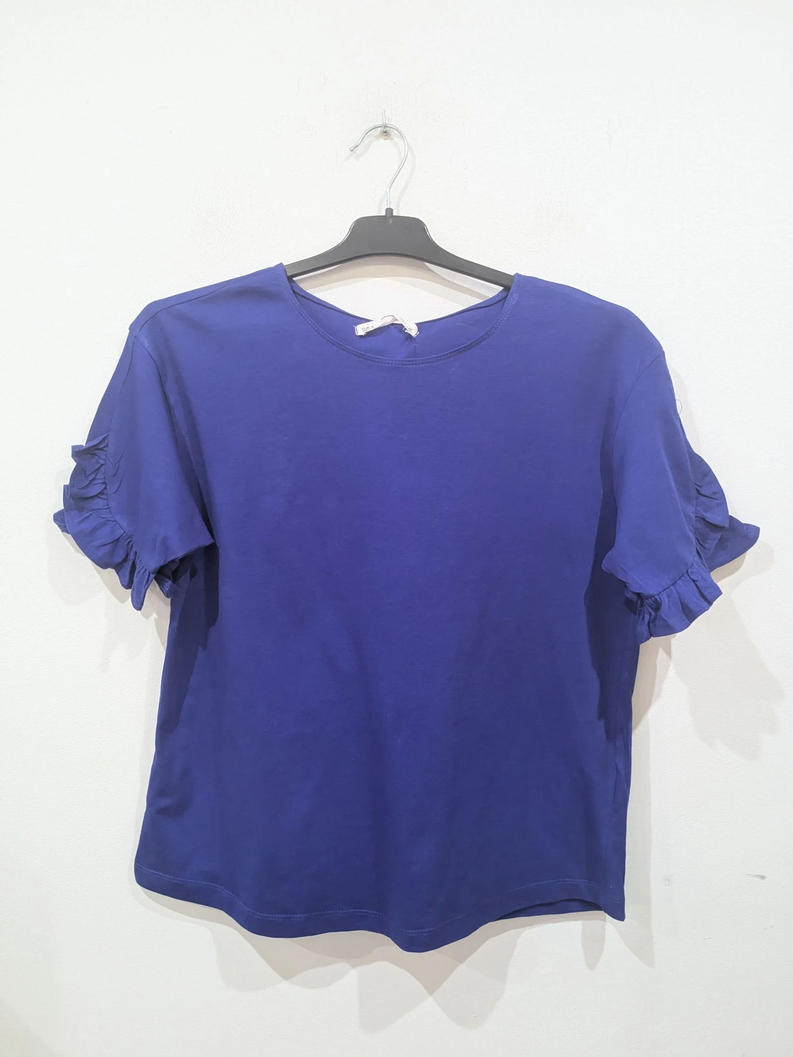 Camiseta Azul Eléctrico con Mangas de Volantes – Talla S de Sfera  – photo 8